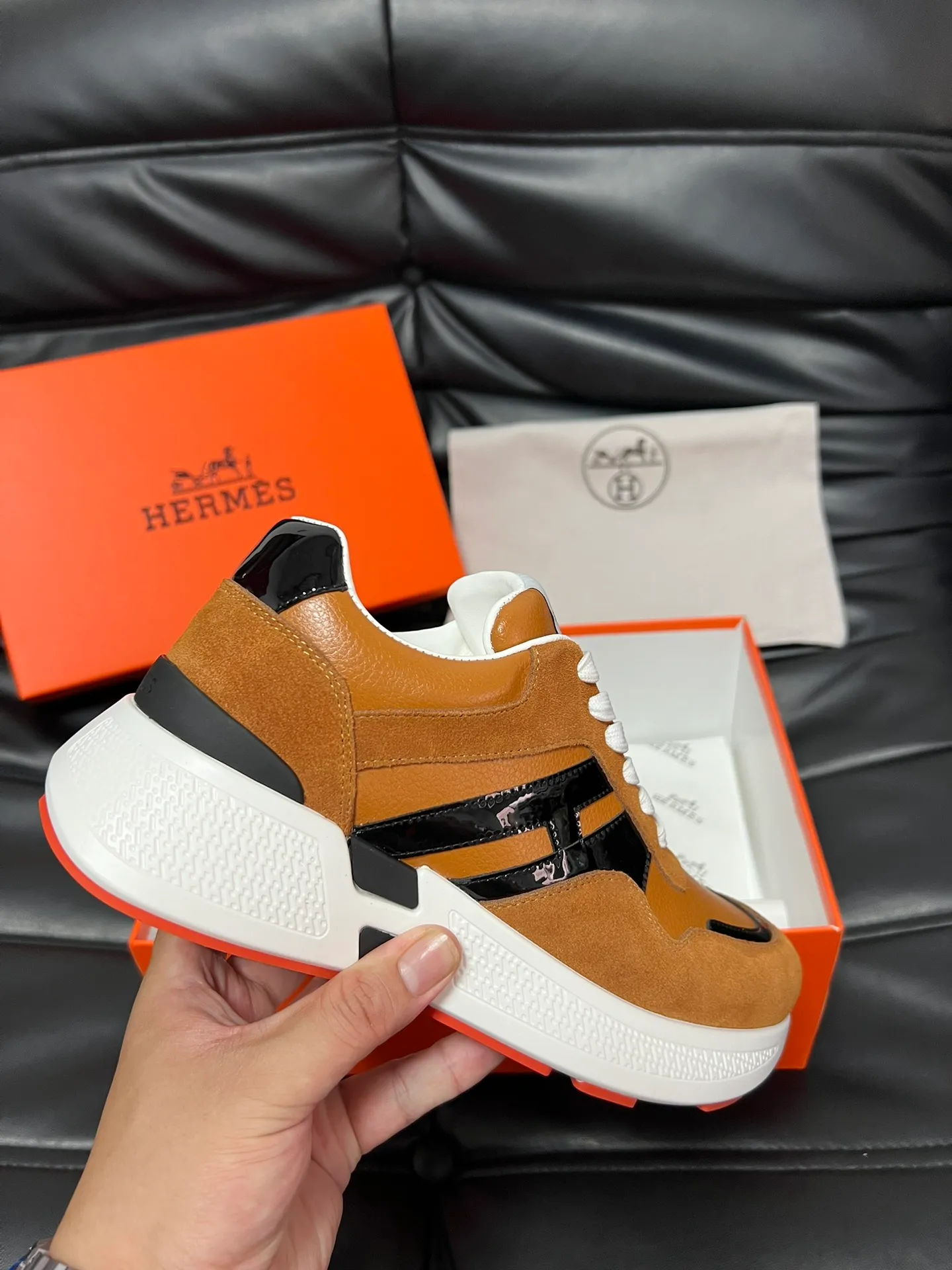 [HERMES] Hermès men's shoes 💰520💰 - High-end quality original order - Upper: 🔝 tumbled calfskin, suede calfskin, shoe body sewn with H pattern - Lining: water-dyed cowhide - Outsole: ultra-light T men's shoes 💰U foam rubber; two-color molded outsole - Super high quality control, fine workmanship: highlighted (high-end, luxury, grade) -Size : 39-44 (38, 45 can be customized)